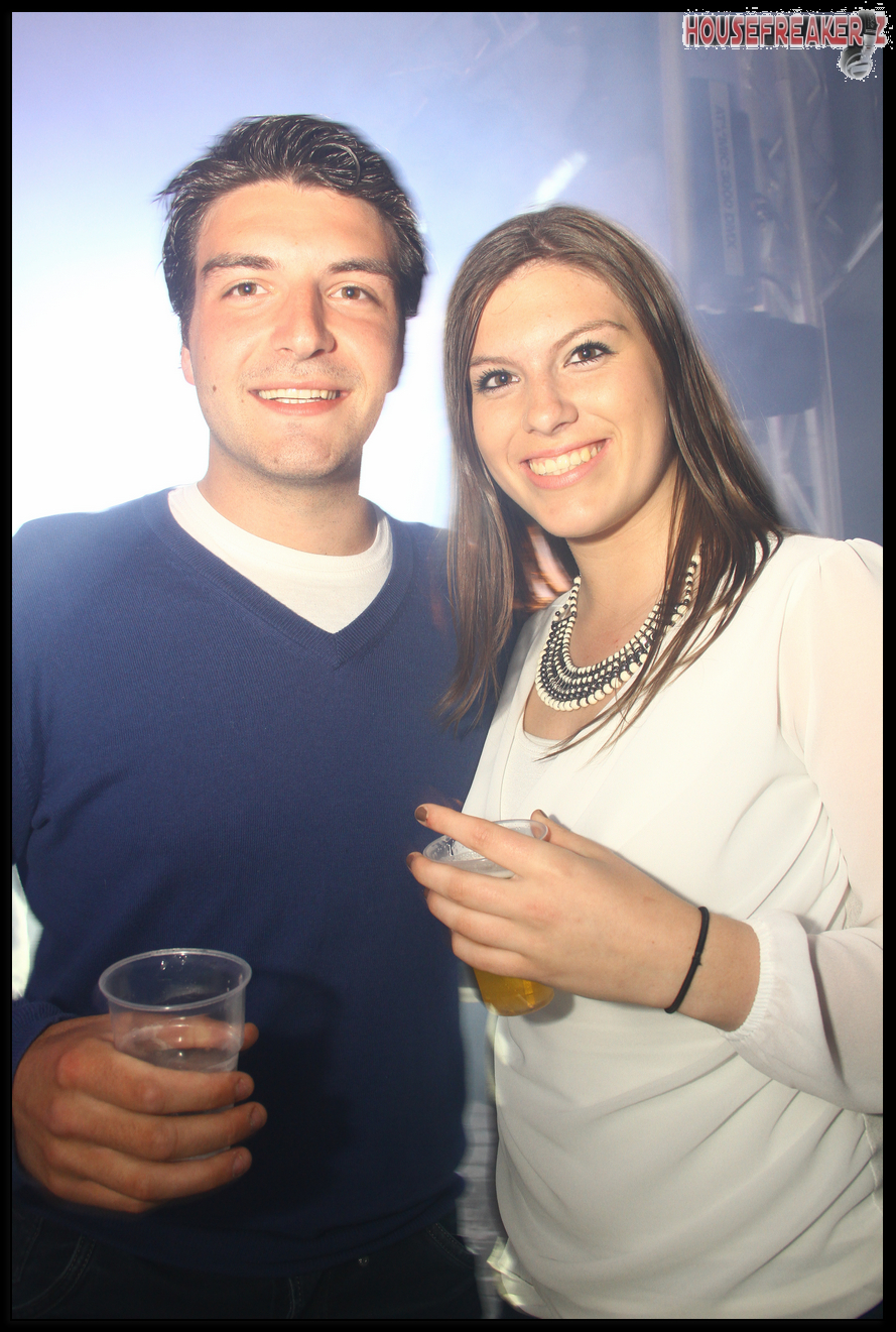 889x1321 pixels (1.222K)